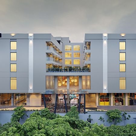 Zone By The Park Raipur Hotel Exterior foto